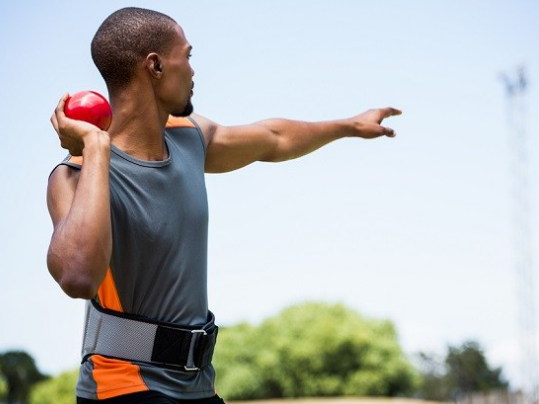 peran-kekuatan-dan-fokus-dalam-olahraga-tolak-peluru