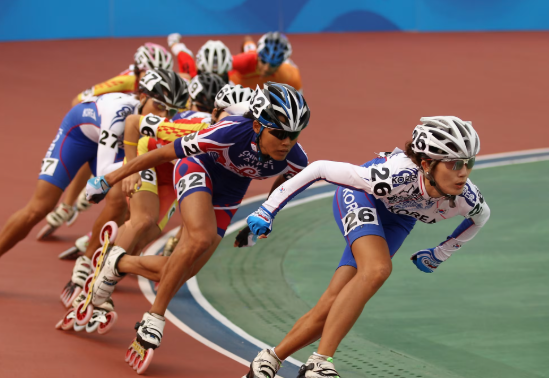 latihan-keseimbangan-pada-roller-speed-skating