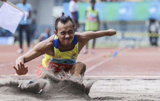 perbedaan-gaya-jongkok-gaya-menggantung-dan-gaya-berjalan