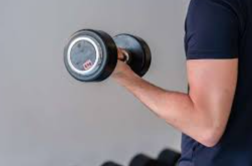 manfaat-latihan-angkat-beban-bagi-kesehatan-tubuh