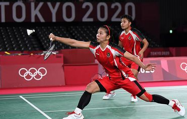 Peran Pemain Depan dan Belakang di Badminton Ganda