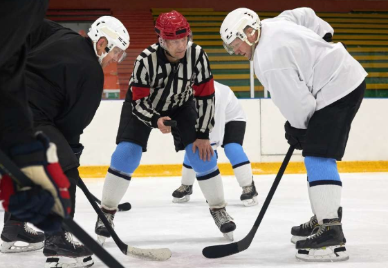 Perbedaan Hockey Es, Lapangan, dan Inline Hockey